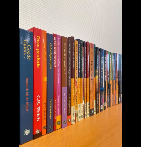 Een boekenplank vol